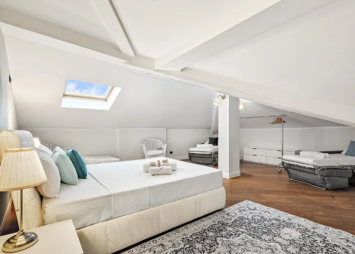 Appartamento Attic In Center + Parking *