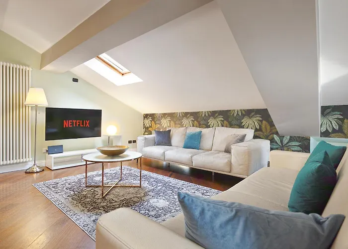 Appartamento Attic In Center + Parking *