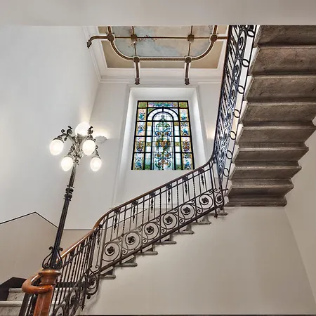 Attic In Center + Parking דירה קומו
